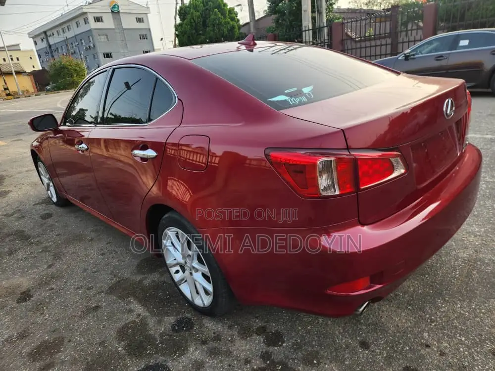 Lexus IS 250 2013 Maroon