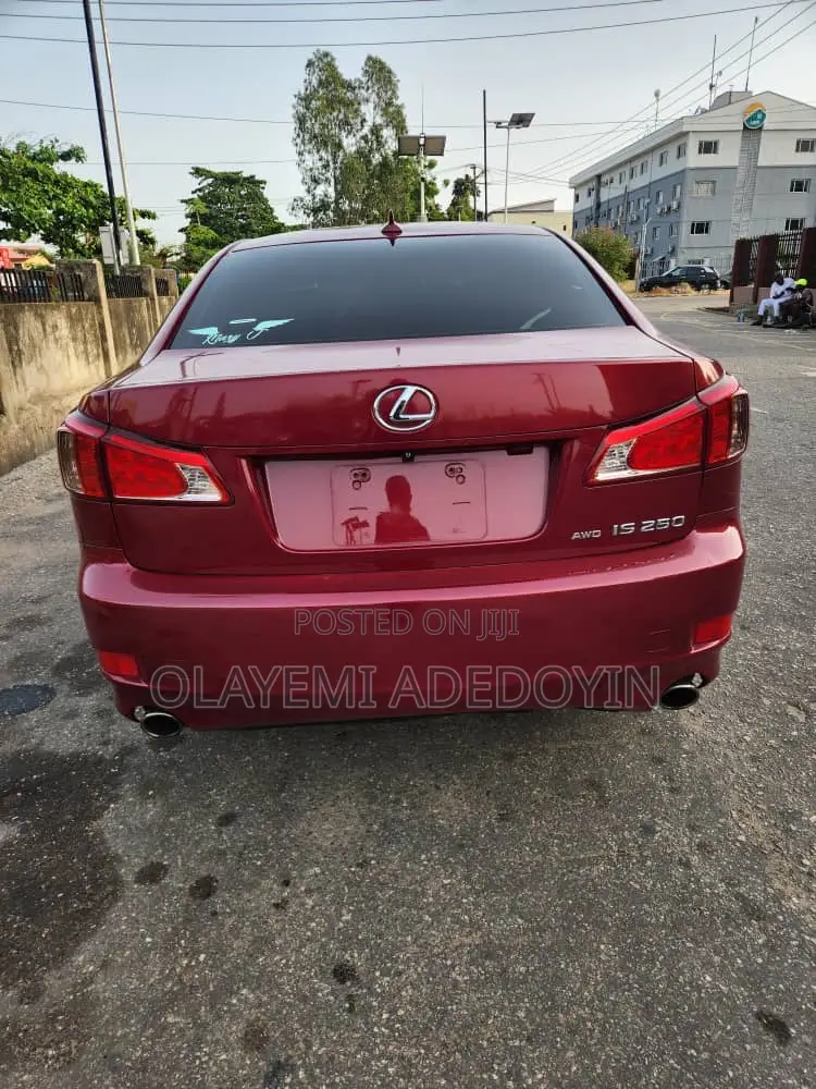 Lexus IS 250 2013 Maroon