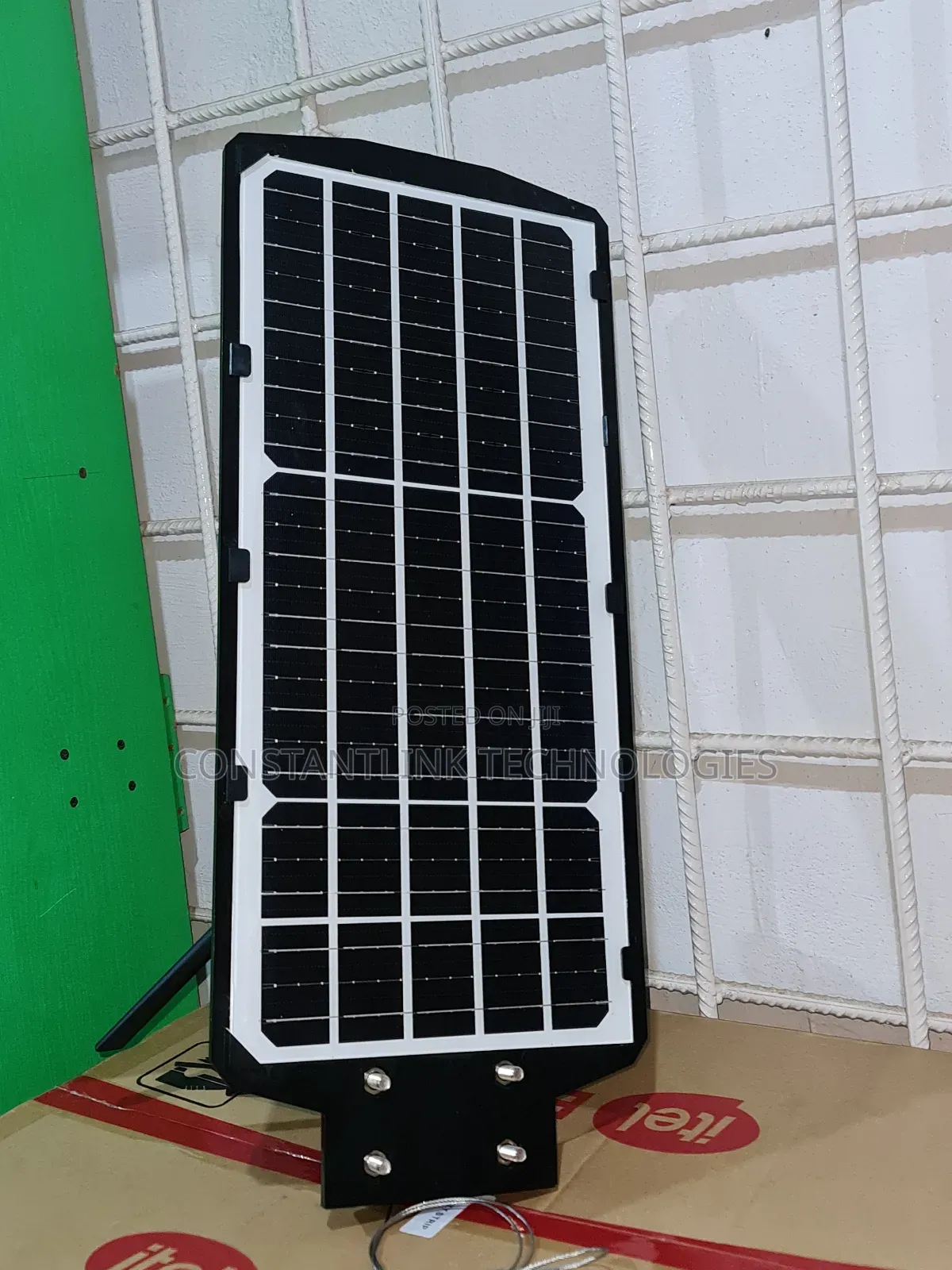 Ai Solar Camera + Lightning 2-in-1