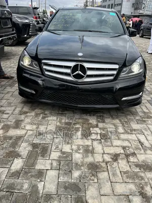 Mercedes-Benz C300 Luxury 4Matic Sedan AWD (3.0L 6cyl 7A) 2012 Black