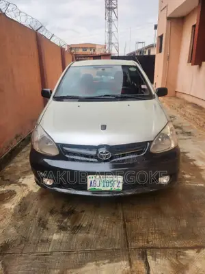 Toyota Echo Sedan 2005 Silver