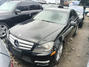 Mercedes-Benz C300 2012 Black