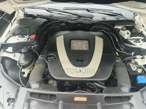 Mercedes-Benz C300 2012 White