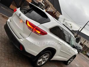 Toyota Highlander Limited Platinum 4dr SUV AWD (3.5L 6cyl 6A) 2015