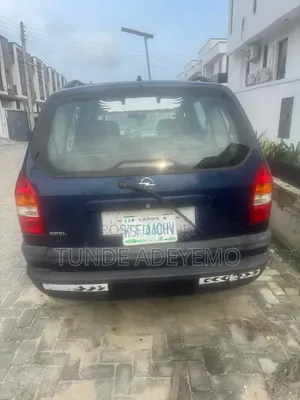Opel Zafira Snowtrekker 2000 Blue