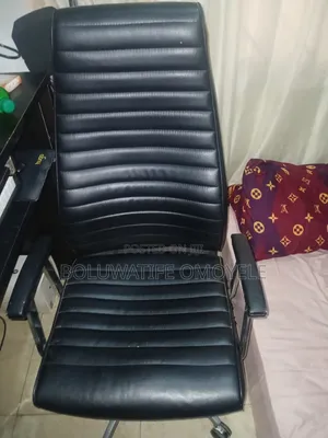 Executive Swivel Office Chair