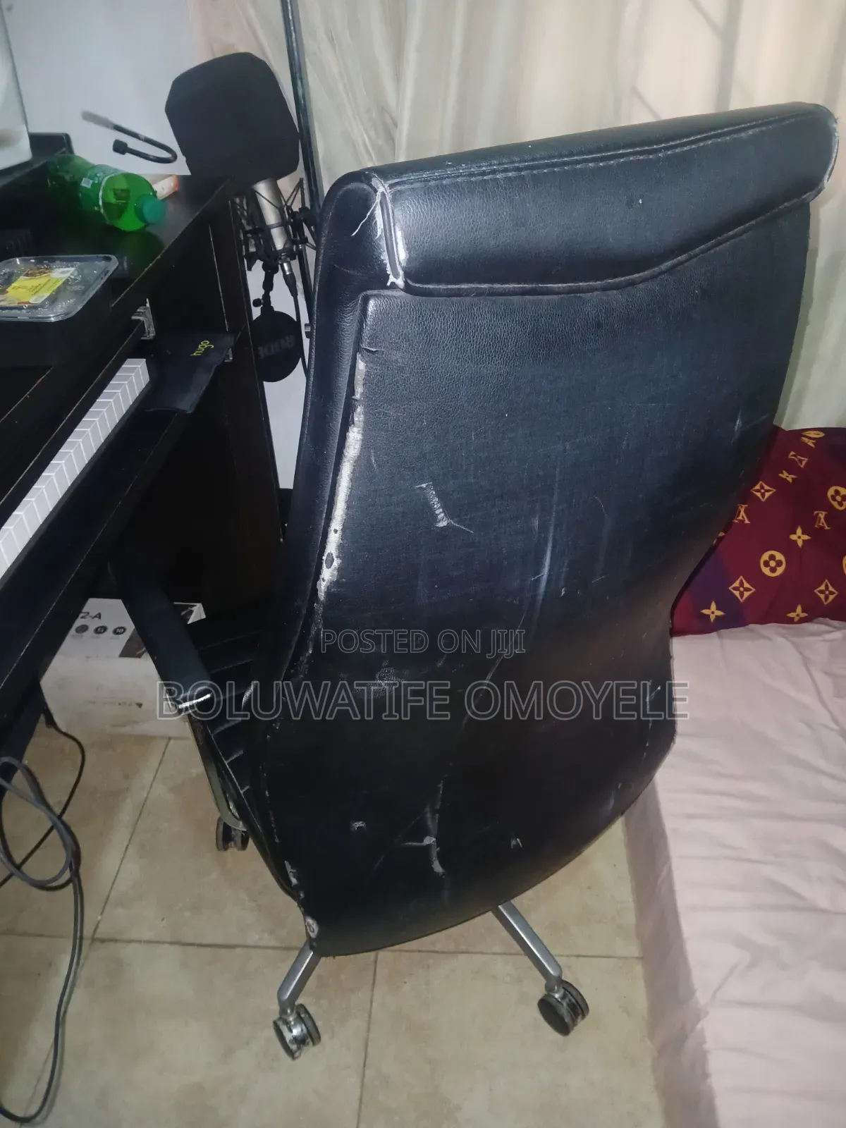 Executive Swivel Office Chair