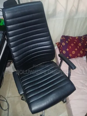 Executive Swivel Office Chair