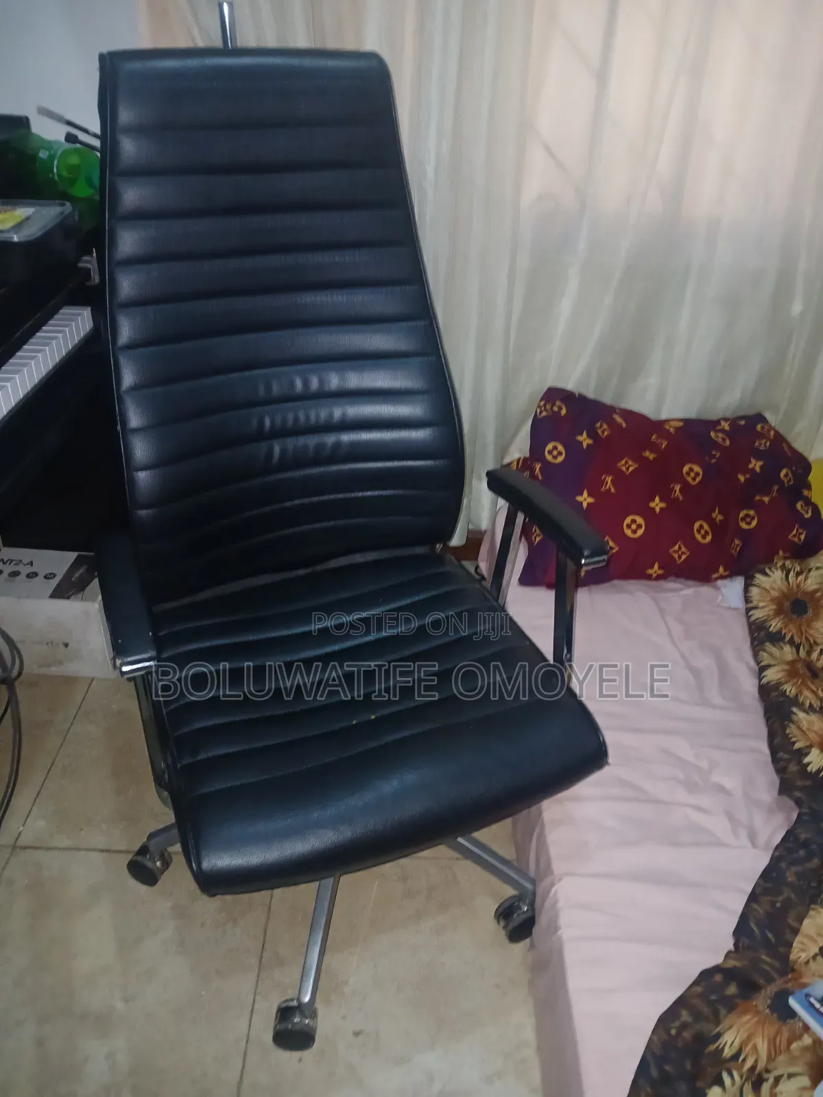 Executive Swivel Office Chair