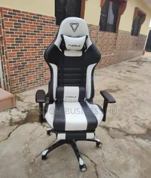 Computer/Gaming Chair With Headrest