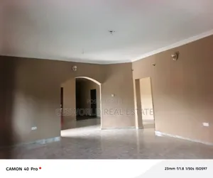 3bdrm Apartment in Akala Way Akobo for rent