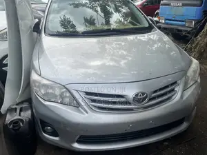 Toyota Corolla 2012 Silver