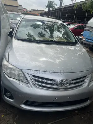 Toyota Corolla 2012 Silver