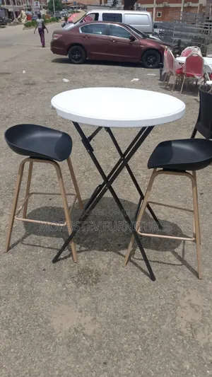Bar Round Table