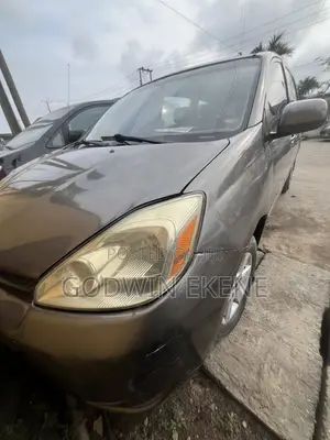 Toyota Sienna 2005