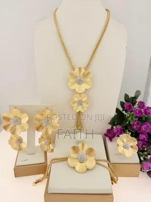 Luxurious Jewelry Set