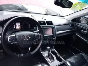 Toyota Camry SE 4dr Sedan (2.5L 4cyl 6A) 2017 Red