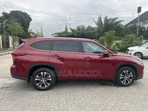 Toyota Highlander XLE AWD 2020 Red