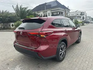 Toyota Highlander XLE AWD 2020 Red