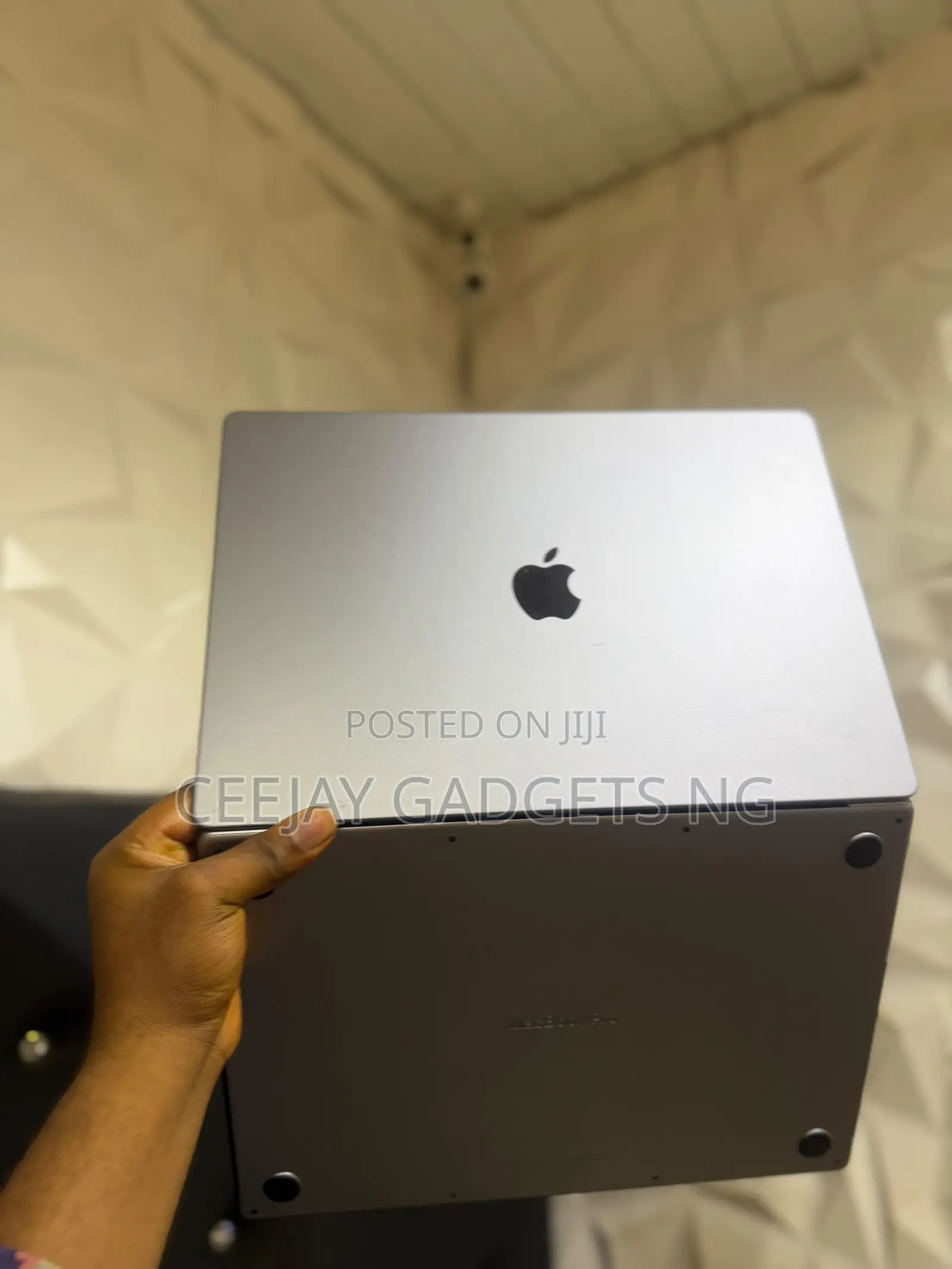 Laptop Apple MacBook Pro 2021 M1 Max 64GB Apple M1 Max SSD 1T
