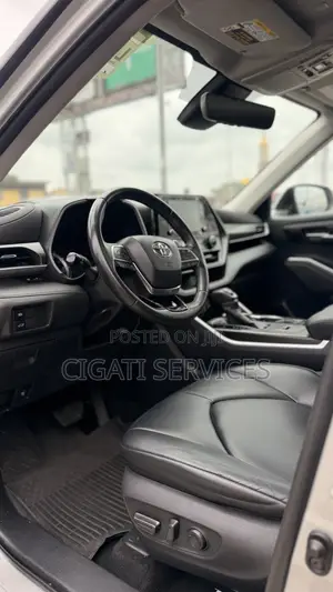 Toyota Highlander XLE AWD 2020 Silver