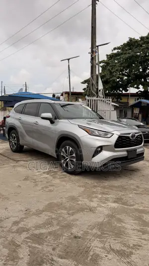 Toyota Highlander XLE AWD 2020 Silver
