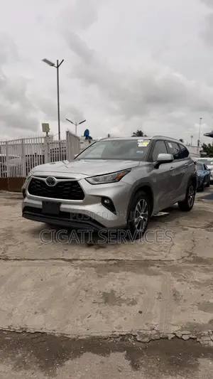Toyota Highlander XLE AWD 2020 Silver