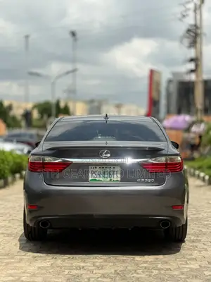 Lexus ES 350 FWD 2015 Gray