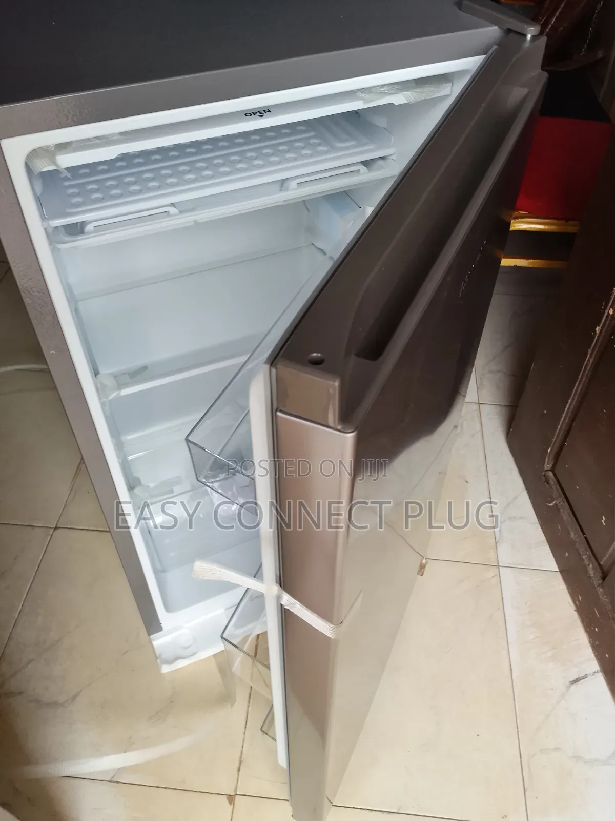 Hisense 90L Refrigerator (Silver).