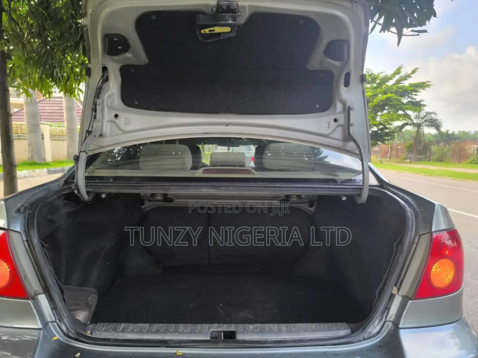Toyota Corolla 2004 Gray