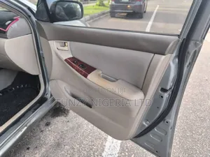 Toyota Corolla 2004 Gray