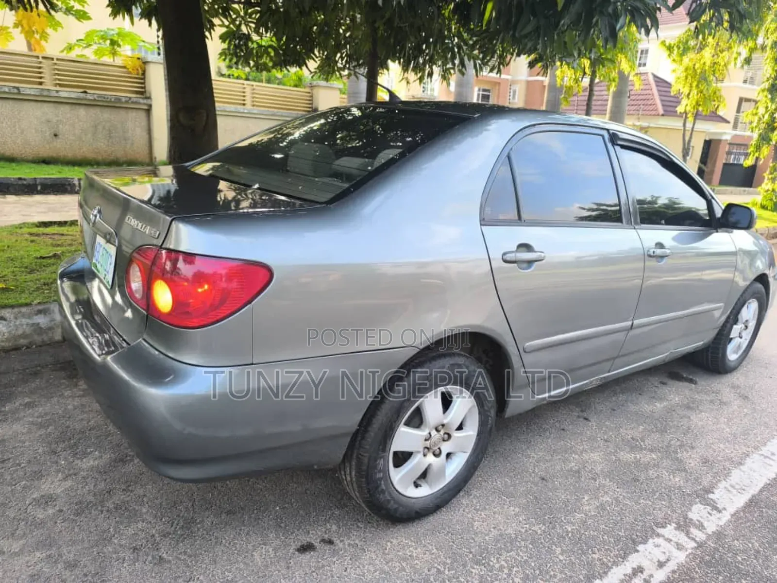 Toyota Corolla 2004 Gray