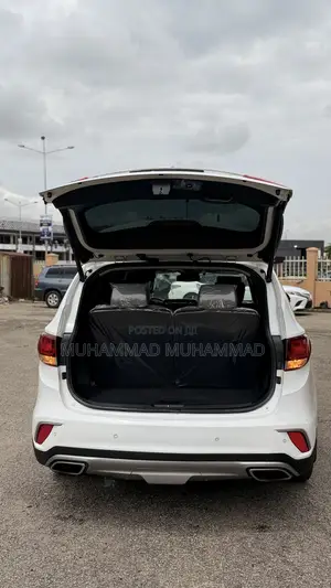 Hyundai Santa Fe 2017 White