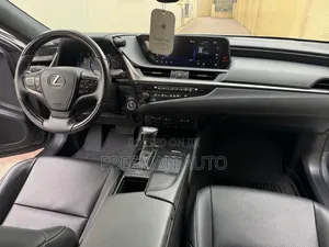 Lexus ES 2021 Gray