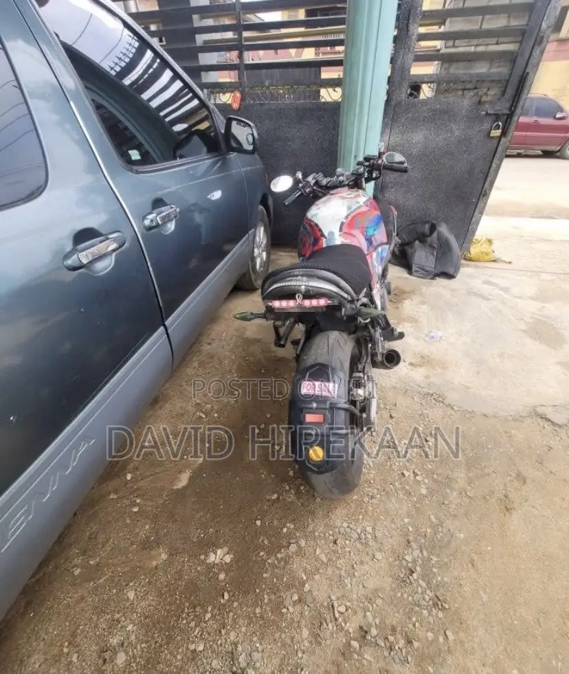 Yamaha 2001 Blue