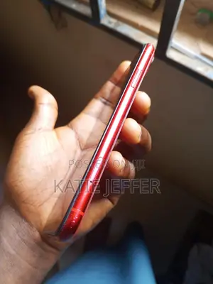 Apple iPhone XR 64 GB Red