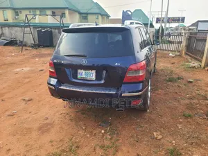 Mercedes-Benz GLK-Class 2010 Blue