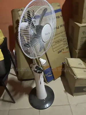 18” Solar Rechargeable Fan With Remote