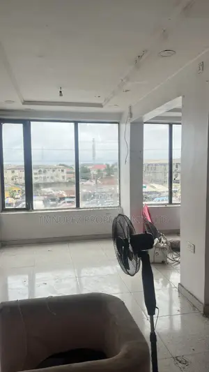 Showroom Shop at Upstair