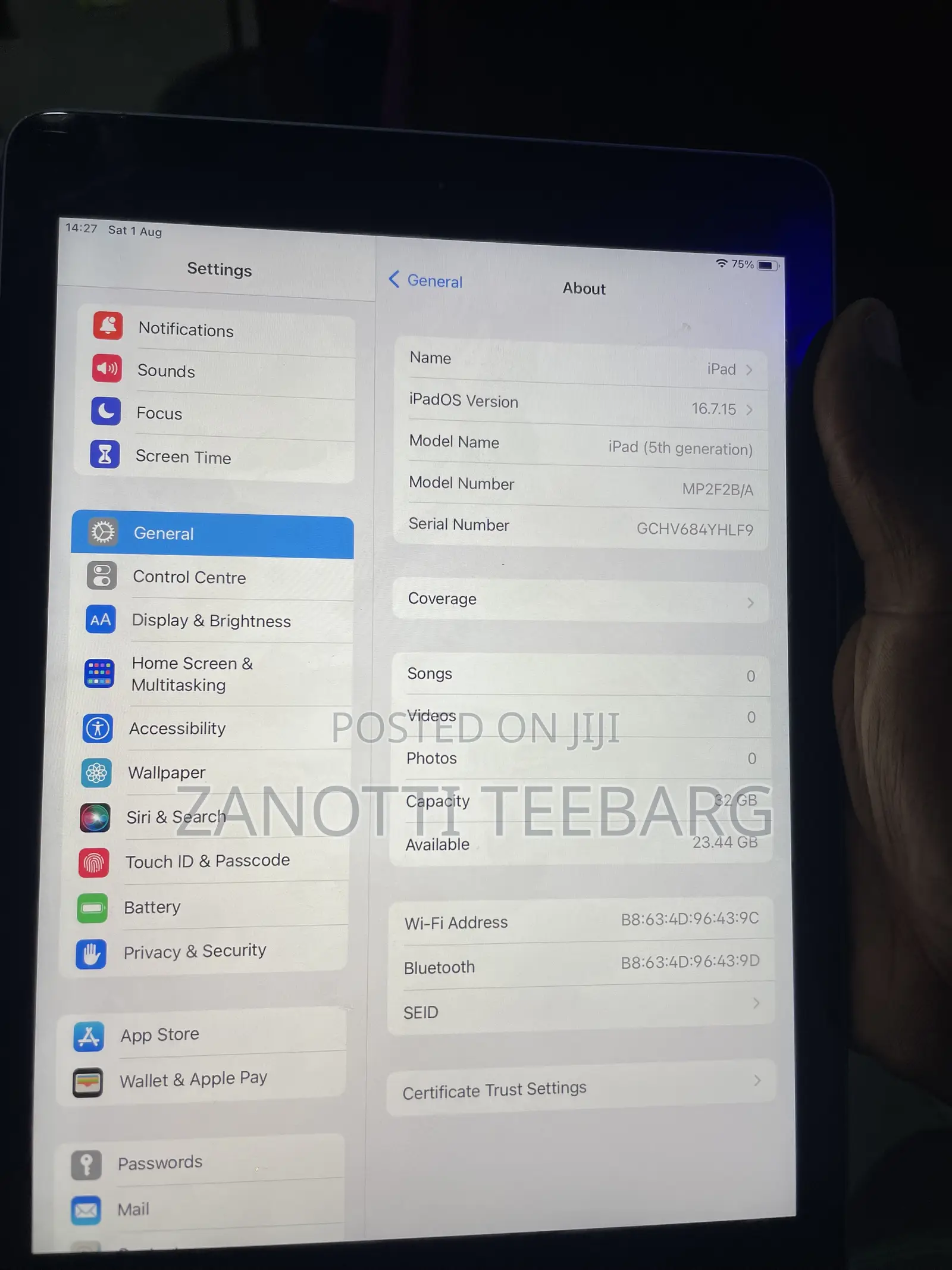 New Apple iPad Wi-Fi 32 GB Silver
