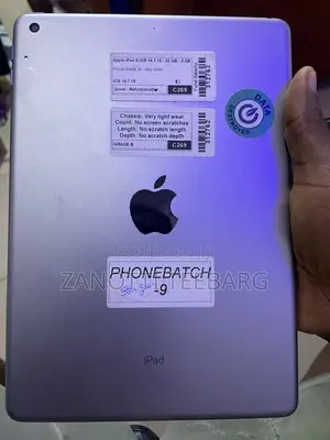 New Apple iPad Wi-Fi 32 GB Silver