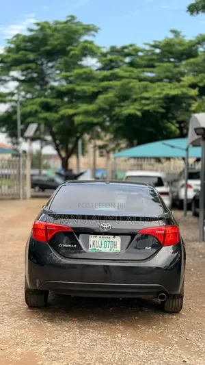 Toyota Corolla 2017 Black