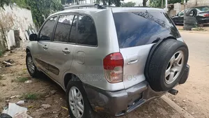 Toyota RAV4 Automatic 2000 Silver