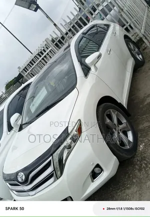Toyota Venza XLE 2016 White