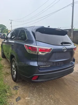 Toyota Highlander XLE 4dr SUV AWD (3.5L 6cyl 6A) 2015