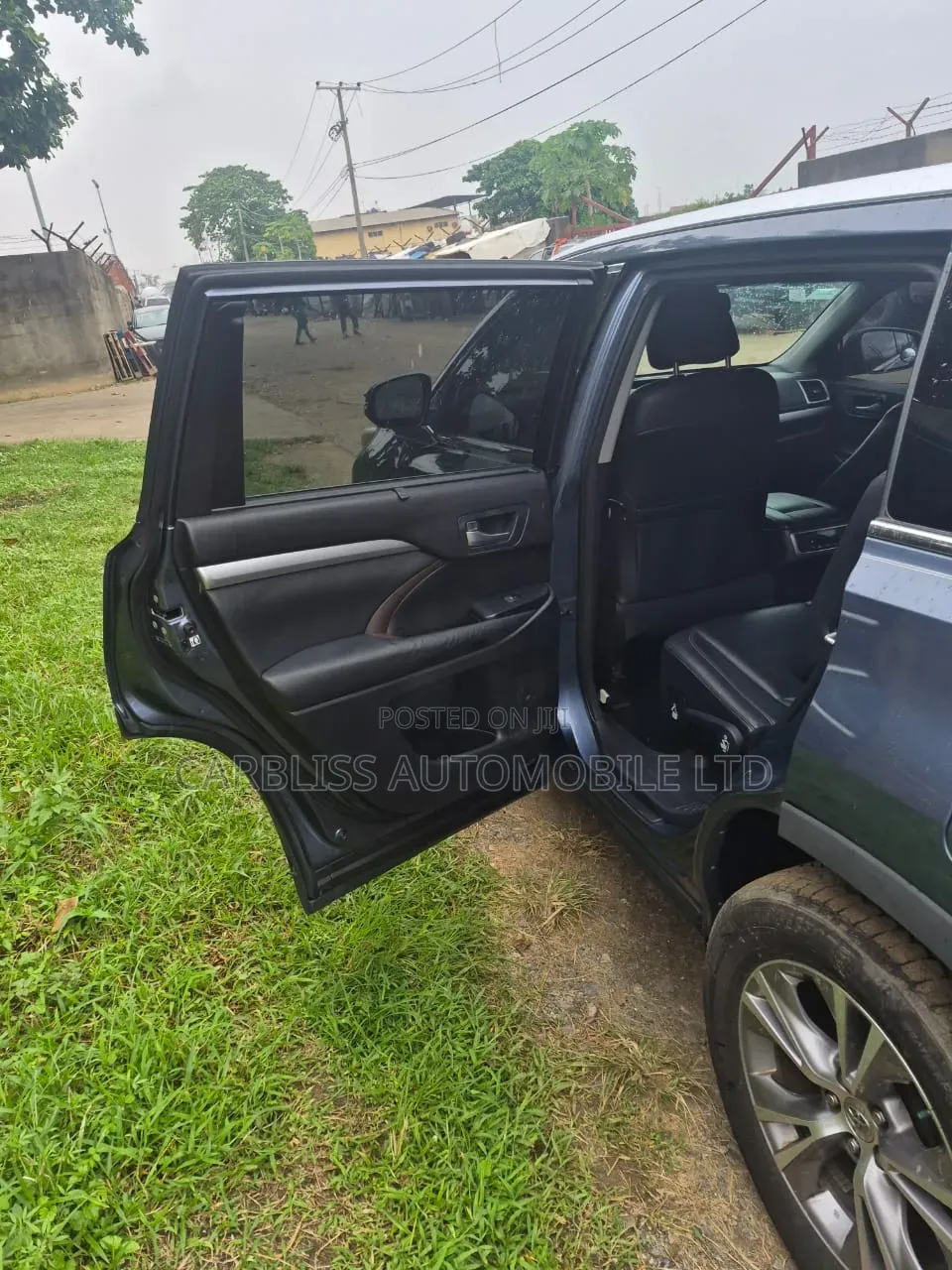 Toyota Highlander XLE 4dr SUV AWD (3.5L 6cyl 6A) 2015