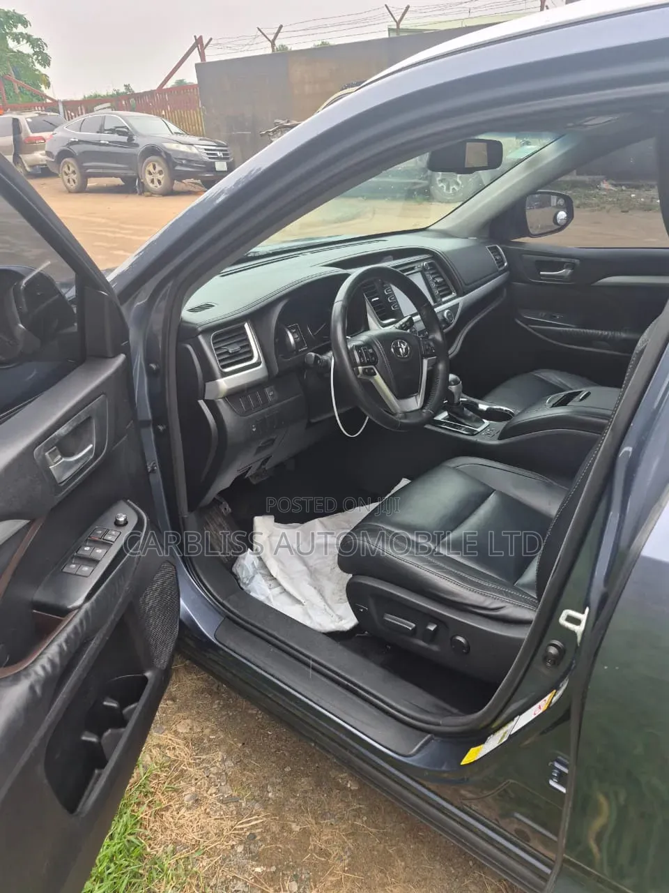 Toyota Highlander XLE 4dr SUV AWD (3.5L 6cyl 6A) 2015