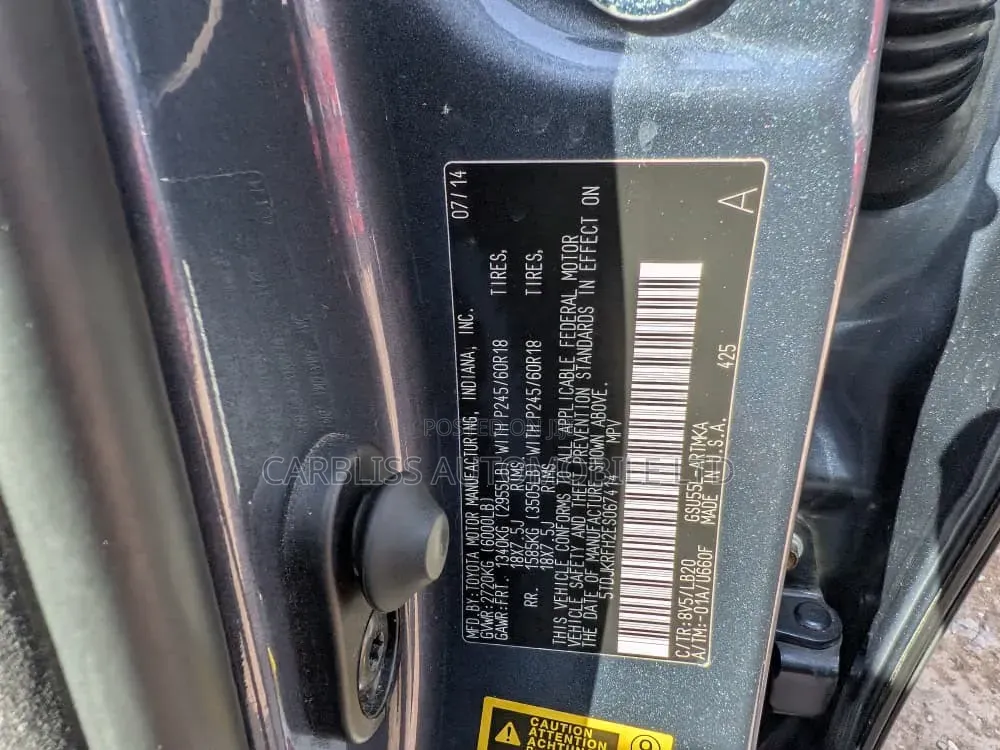Toyota Highlander XLE 4dr SUV AWD (3.5L 6cyl 6A) 2015
