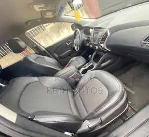 Hyundai Tucson 2012 Black
