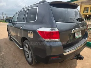 Toyota Highlander 2011 Gray